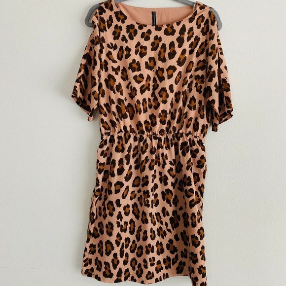 W118 by Walter Baker Dresses & Skirts - Walter Baker Leopard Cold Shoulder Cocktail Dress